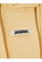 pull-jaune-pour-un-look-elegant