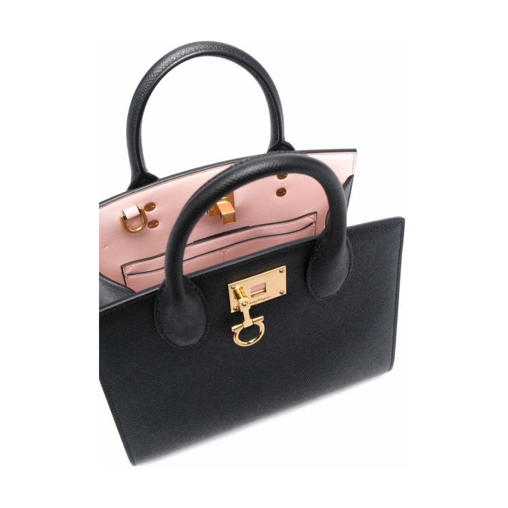 Salvatore Ferragamo Mini Leren Handtas Gehamerd Patroon Black Dames