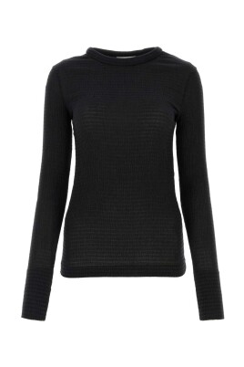 round-neck-knitwear