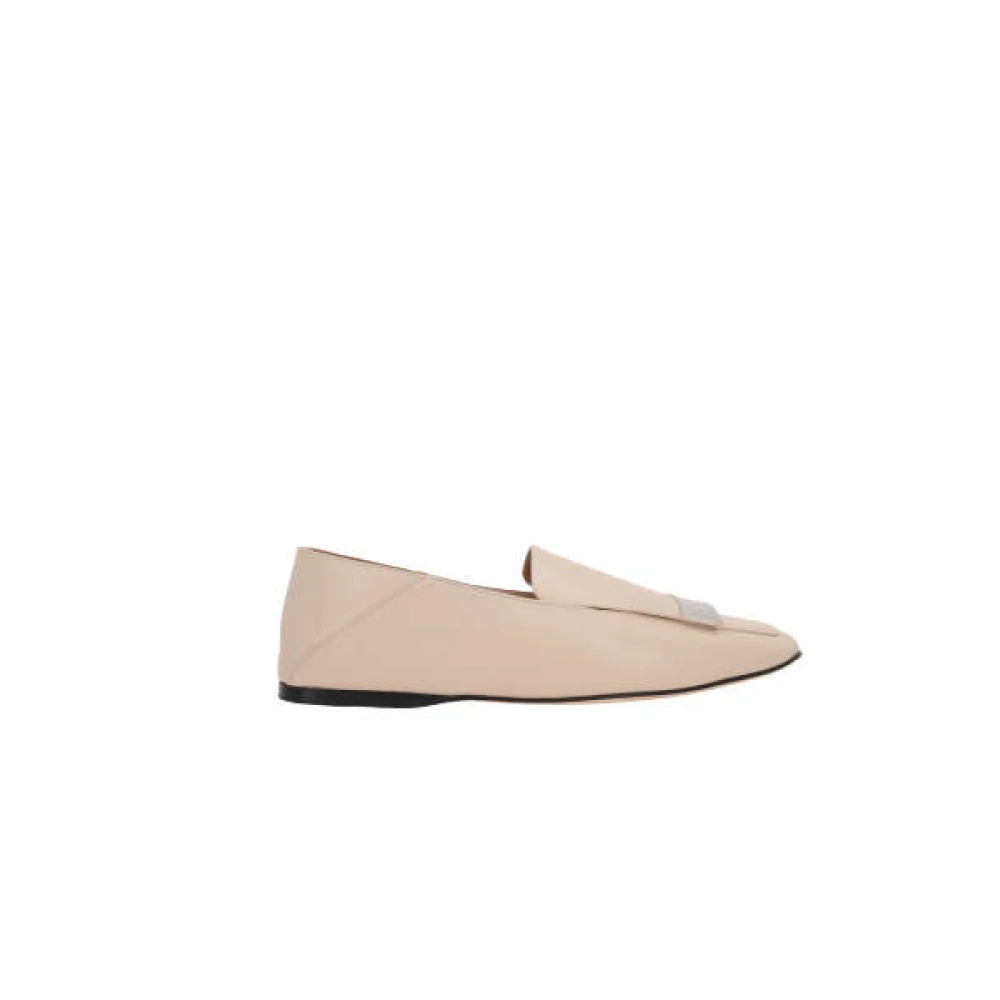 Sergio Rossi Ivoorleren Slipper met Vierkante Neus en Zilveren Metalen Plaque White Dames