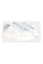 baskets-en-cuir-blanc-avec-des-balles-multicolores
