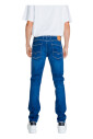 slim-fit-jeans