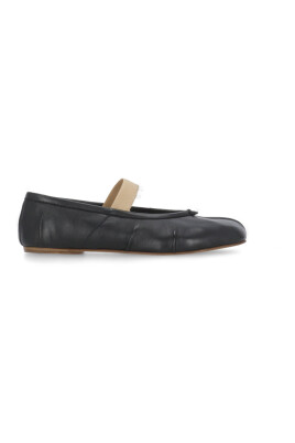 black-flat-ballerinas-iconic-tabi-toe