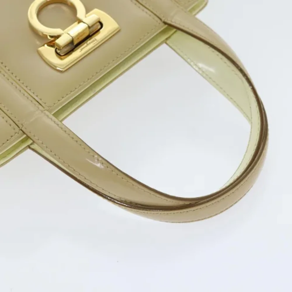 Salvatore Ferragamo Pre-owned Fabric handbags Beige Dames