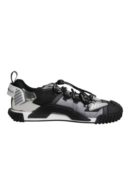 multicolor-lace-up-low-top-sneakers