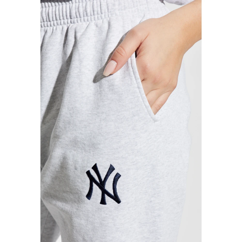 Sporty & Rich Broek uit de 47 & The New York Yankees collectie Gray Unisex