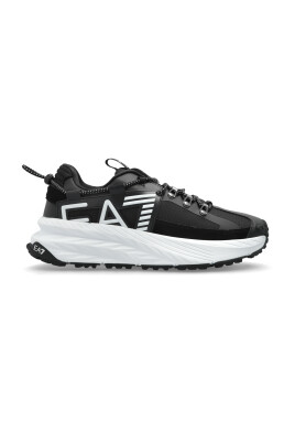 sports-shoes-with-logo