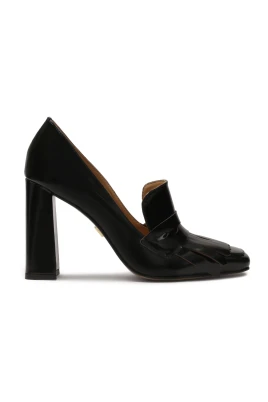 Svarta höga pumps.Denna produkt har stor storlek.