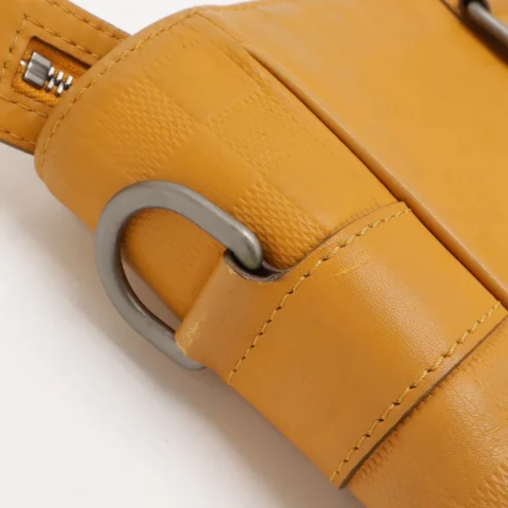 Louis Vuitton Vintage Pre-owned Leather shoulder-bags Yellow Heren