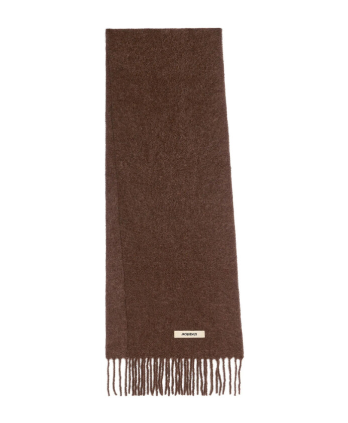 echarpe-marron-a-franges-enveloppante