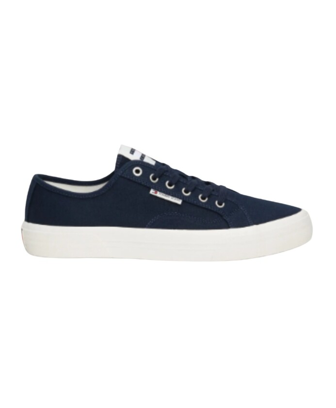 casual-sneakers-for-men-and-women