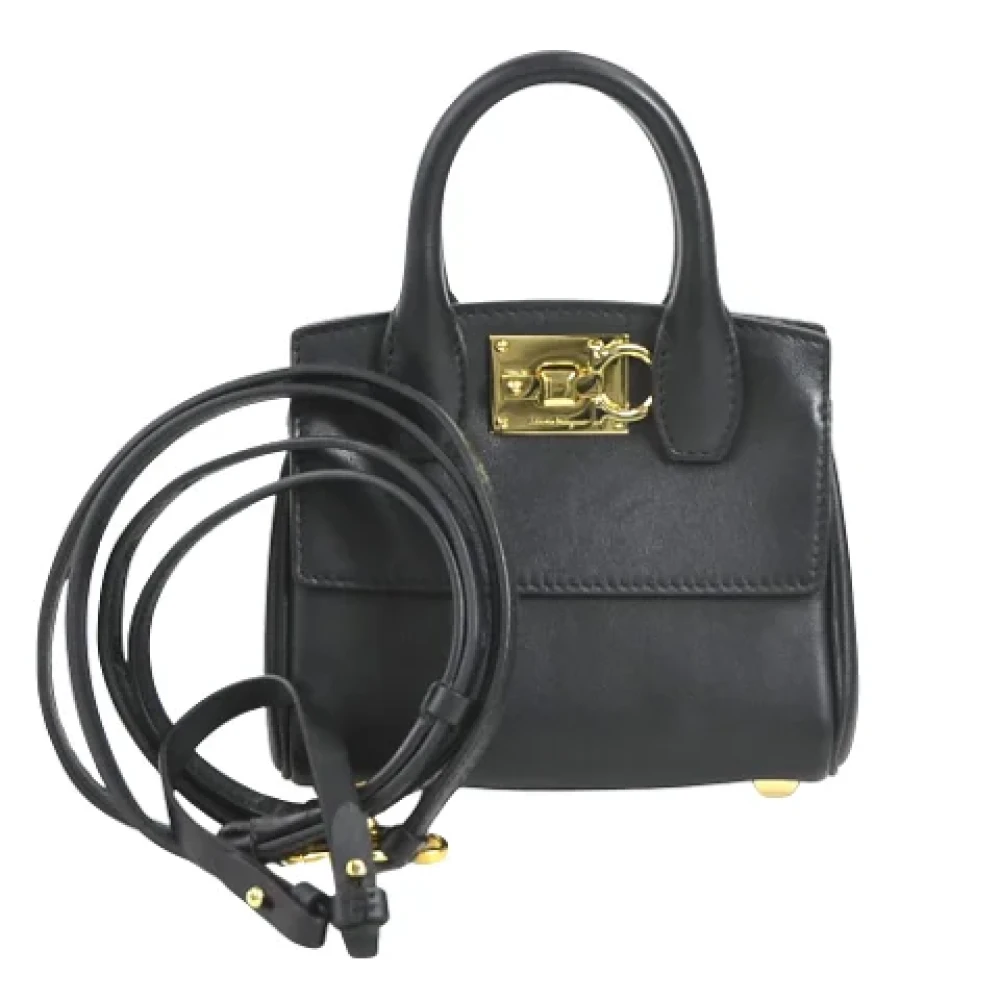 Salvatore Ferragamo Pre-owned Leather handbags Black Dames