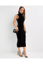 robe-maxi-noire-avec-col-roule
