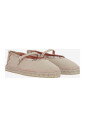 beige-espadrilles-met-ronde-neus-en-raffia