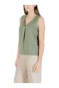 haut-sans-manches-vert-a-col-en-v