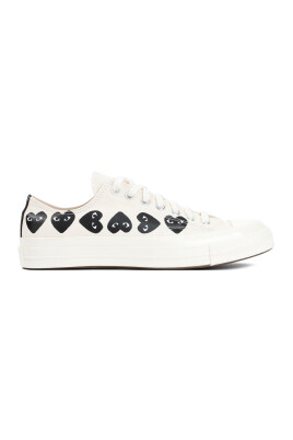white-heart-low-top-sneakers