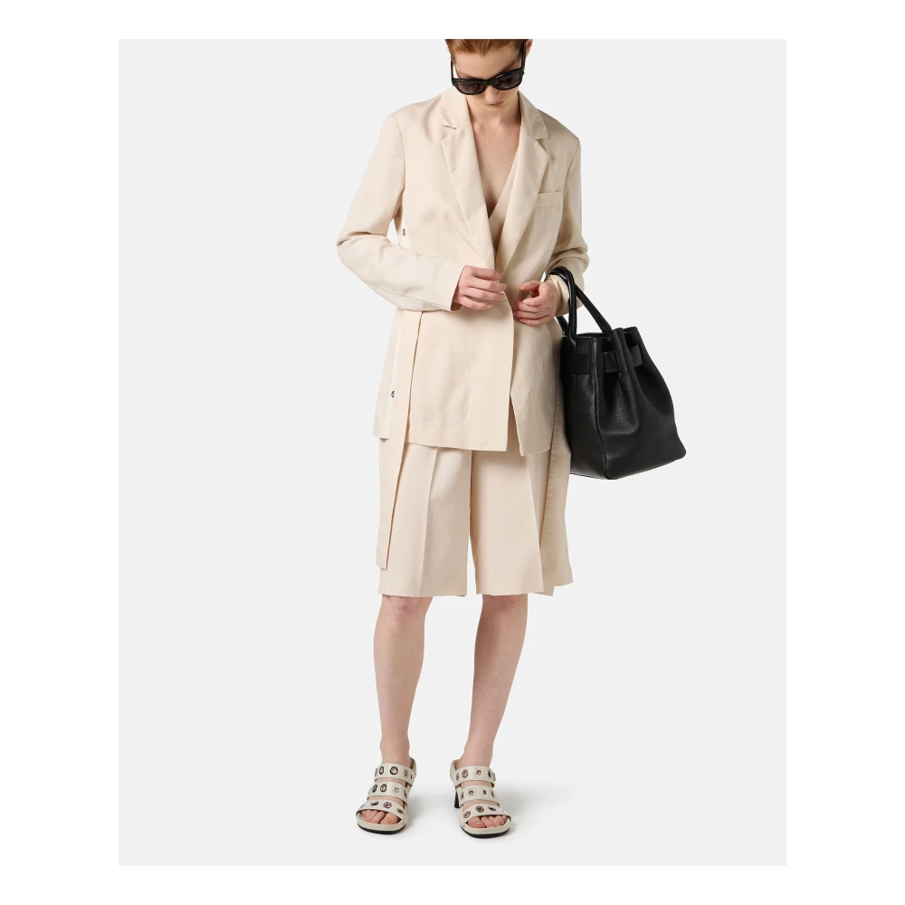 Iceberg Poederkleurige comfort fit Bermuda shorts van vloeiende Tencel-stof Beige Dames