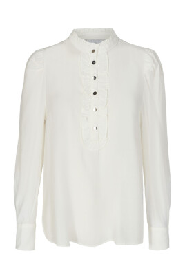 feminin-off-white-bluse-med-flaesedetaljer