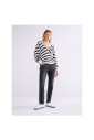 pull-a-col-en-v-a-rayures-ondulees