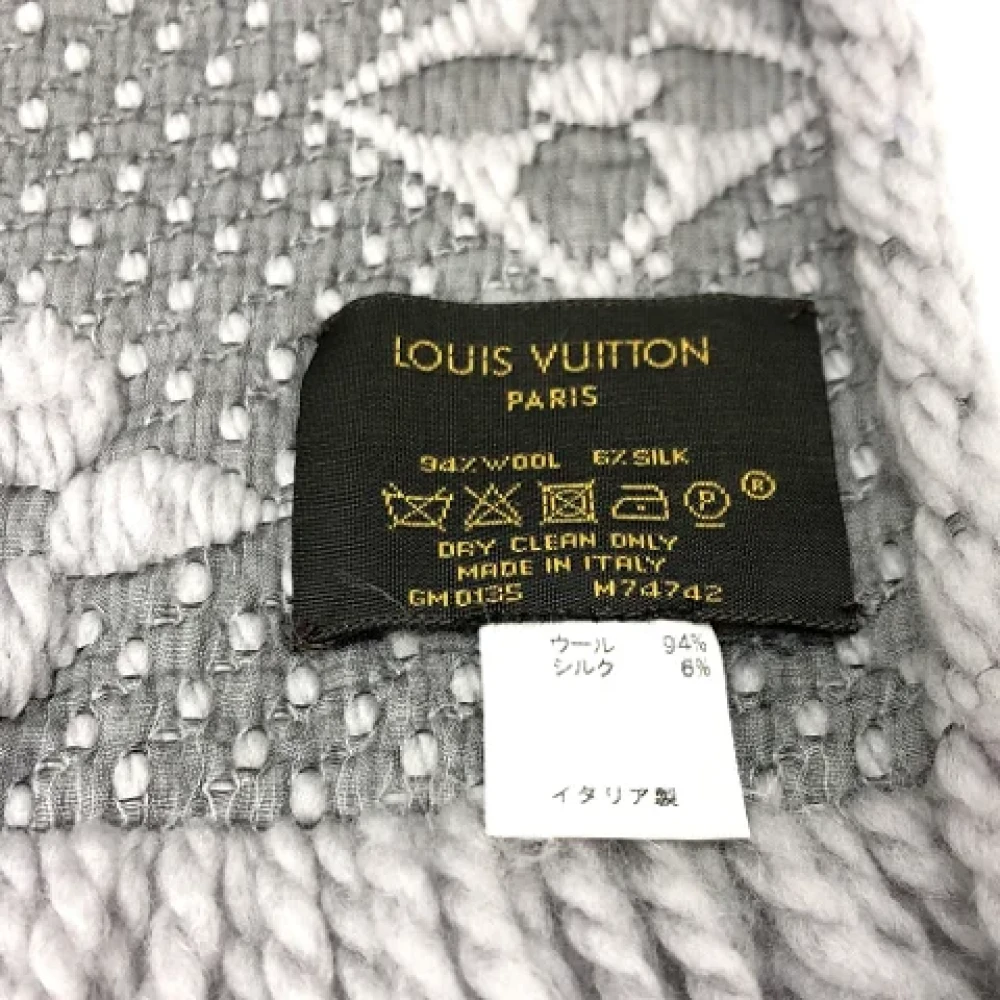 Louis Vuitton Vintage Pre-owned Fabric scarves Gray Dames