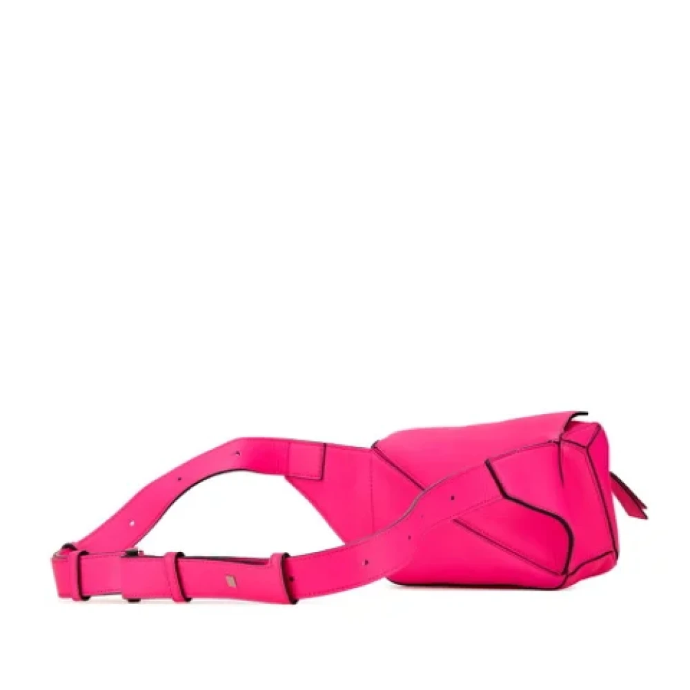 Loewe Pre-owned Leather crossbody-bags Pink Dames