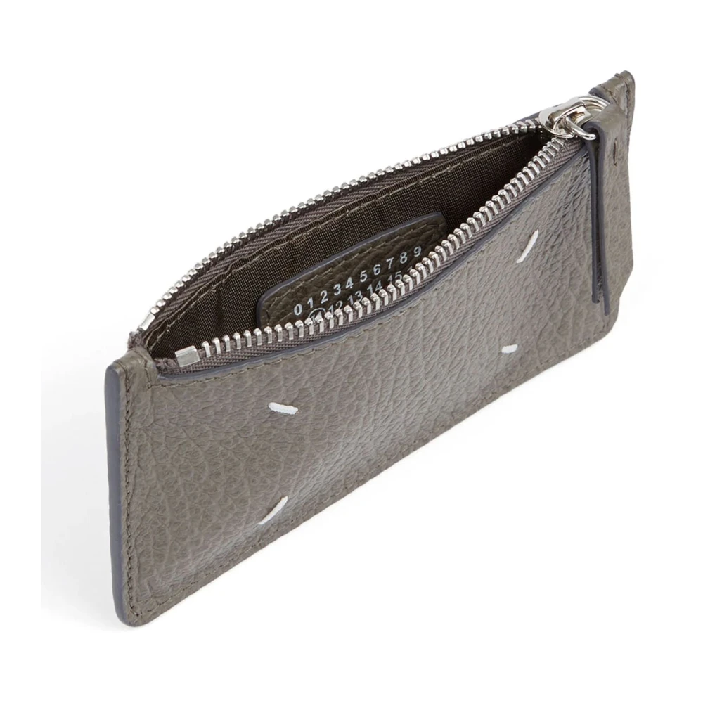 Maison Margiela Grijze Tassen met Korrelige Textuur en Rits Gray Heren