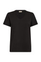 tee-shirt-basique-noir-a-col-en-v
