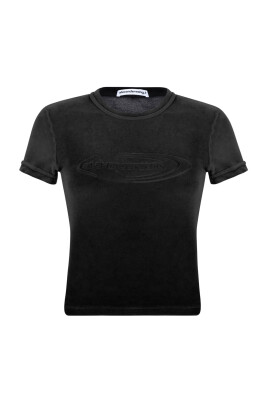 t-shirt-bebe-noir-avec-logo-en-relief