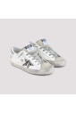 sneaker-classique-pour-un-look-de-superstar