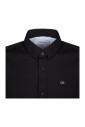 chemise-noire-avec-monogramme-brode