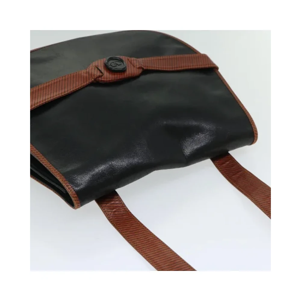 Valentino Vintage Pre-owned Leather shoulder-bags Black Dames