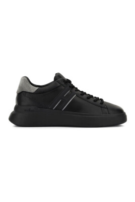 grey-sneakers-with-suede-details
