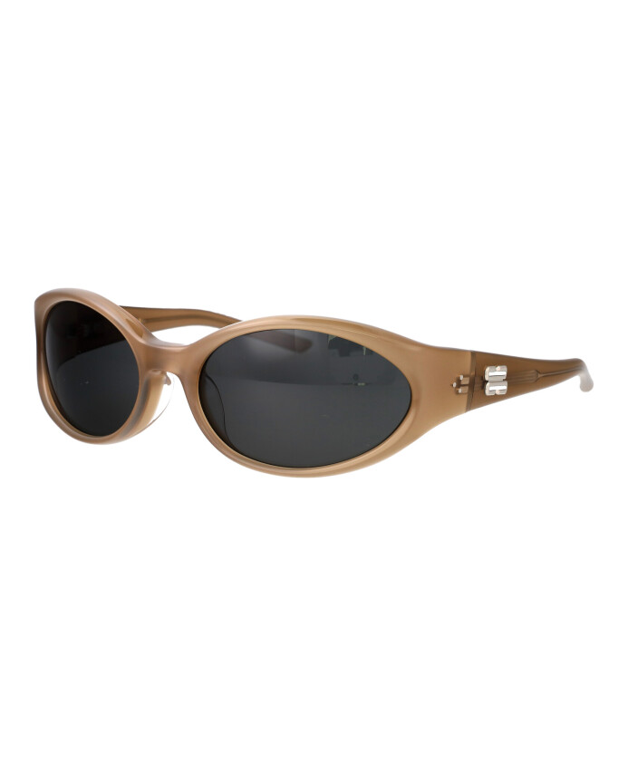 lunettes-de-soleil-sphere-pour-un-look-elegant