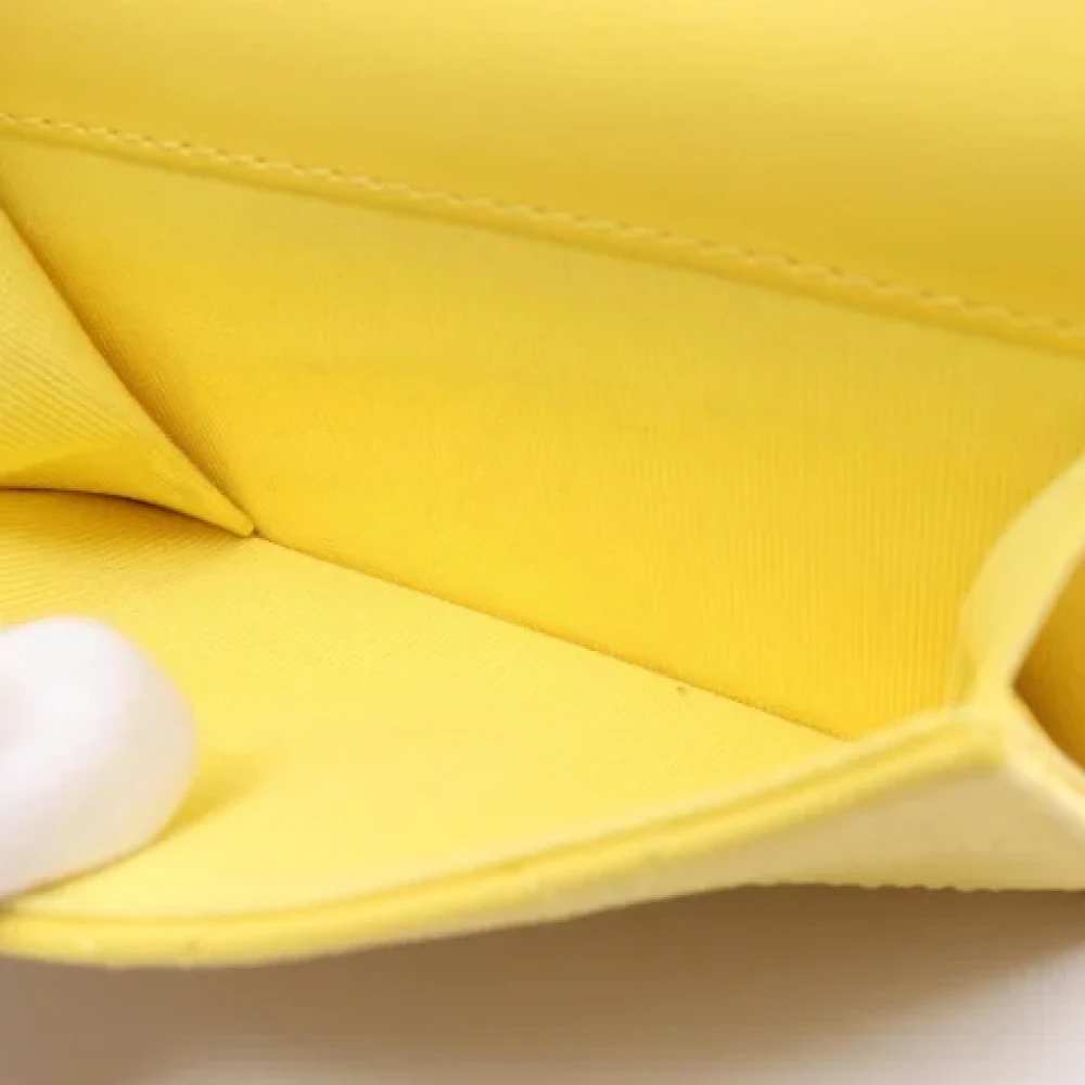 Chanel Vintage Pre-owned Leather wallets Yellow Dames