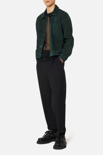 Schmal zulaufende Hose