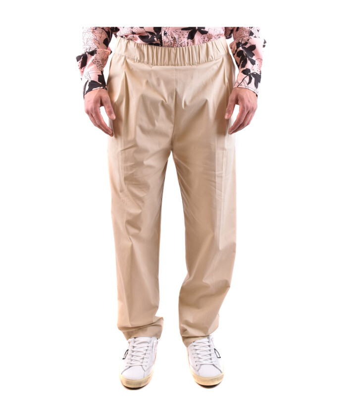 pantalon-decontracte-en-denim