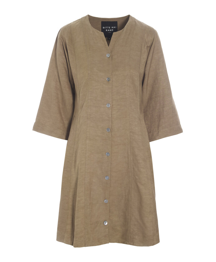 elegant-nutmeg-dress-kumamoto-model