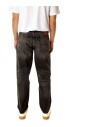 jean-noir-decontracte-coupe-fuselee