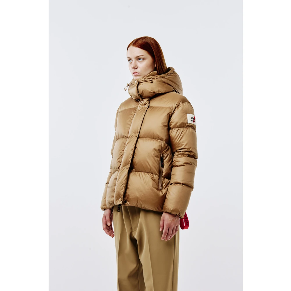Afterlabel Glanzende Nylon Puffer Jas Beige Dames