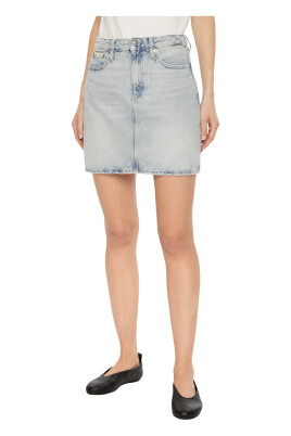classic-mini-skirt-for-every-occasion