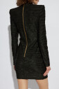 robe-courte-avec-col-montant