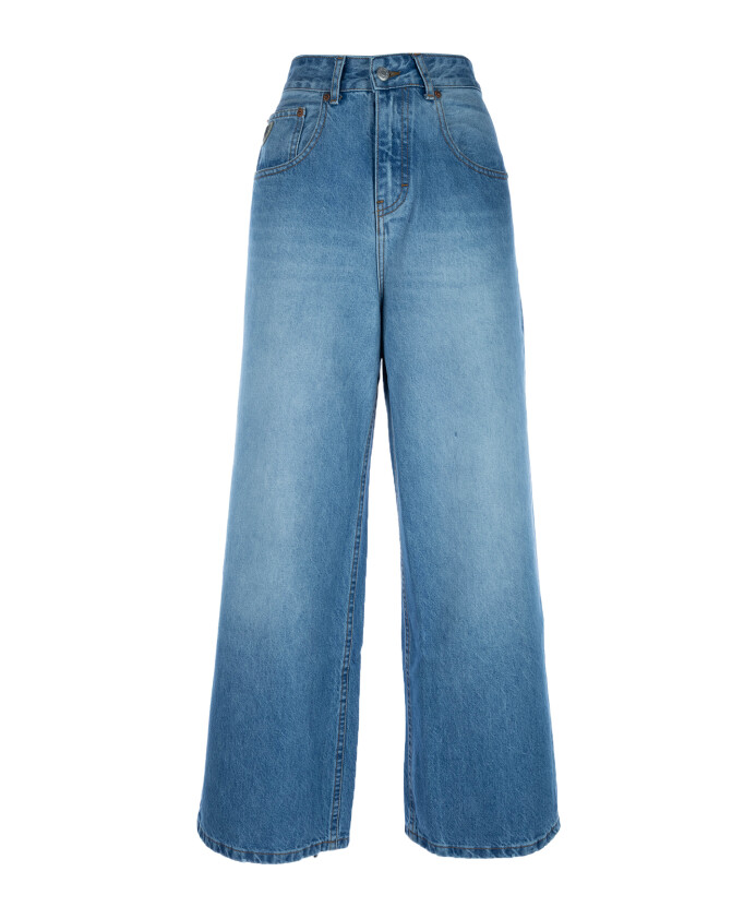 classic-denim-jeans-for-everyday-wear