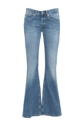 jeans-med-udsving-og-topsting