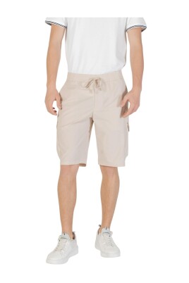 beige-cargo-shorts-with-multiple-pockets