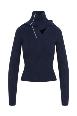 navy-fitted-pullover-with-pinched-shoulders