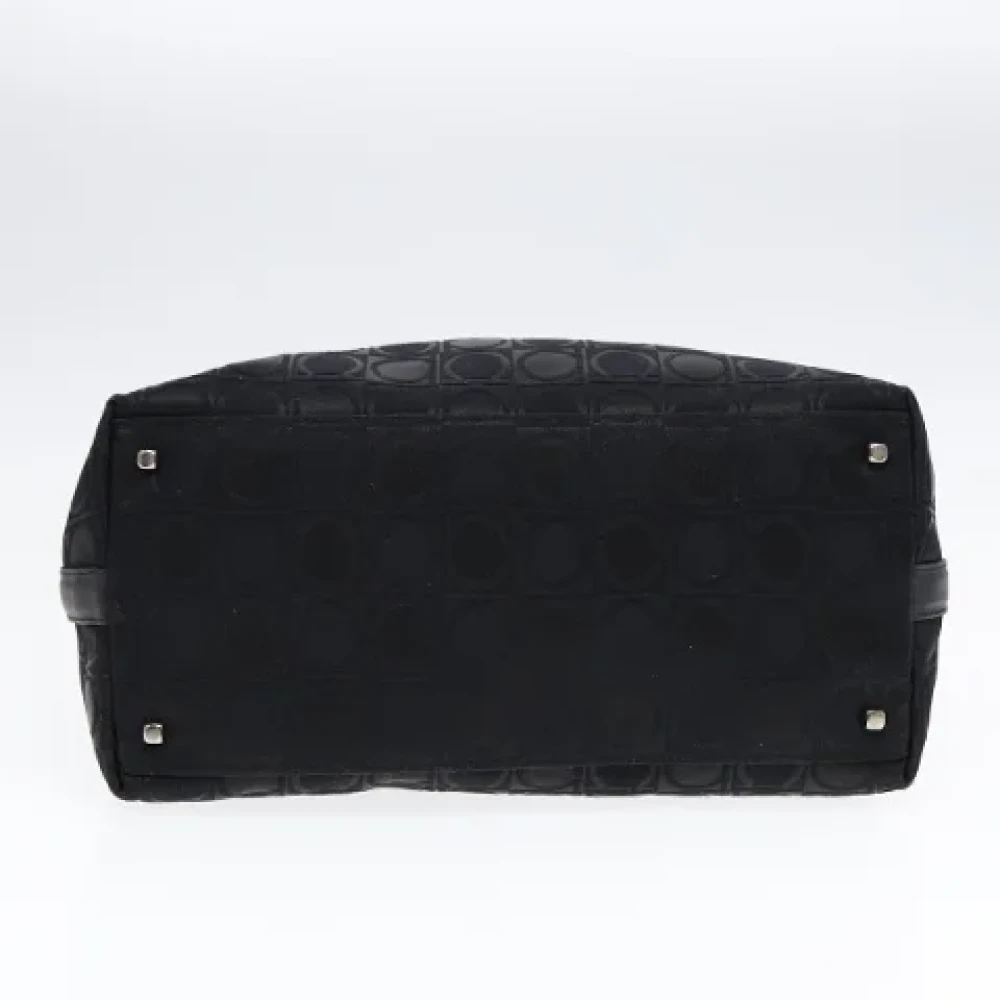 Salvatore Ferragamo Pre-owned Nylon shoulder-bags Black Dames