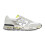 sneakers-en-cuir-gris-avec-details-contrastants