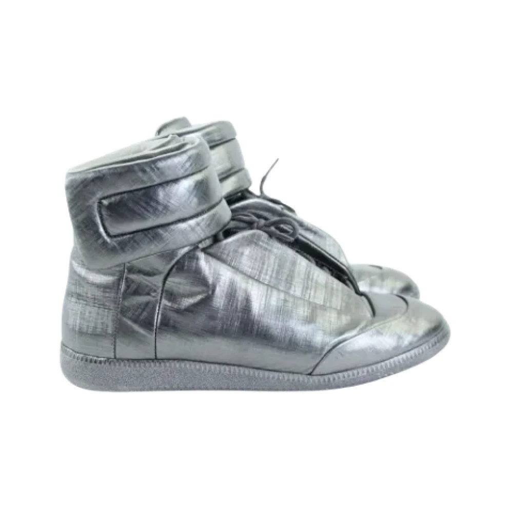 Maison Margiela Pre-owned Leather sneakers Gray Dames