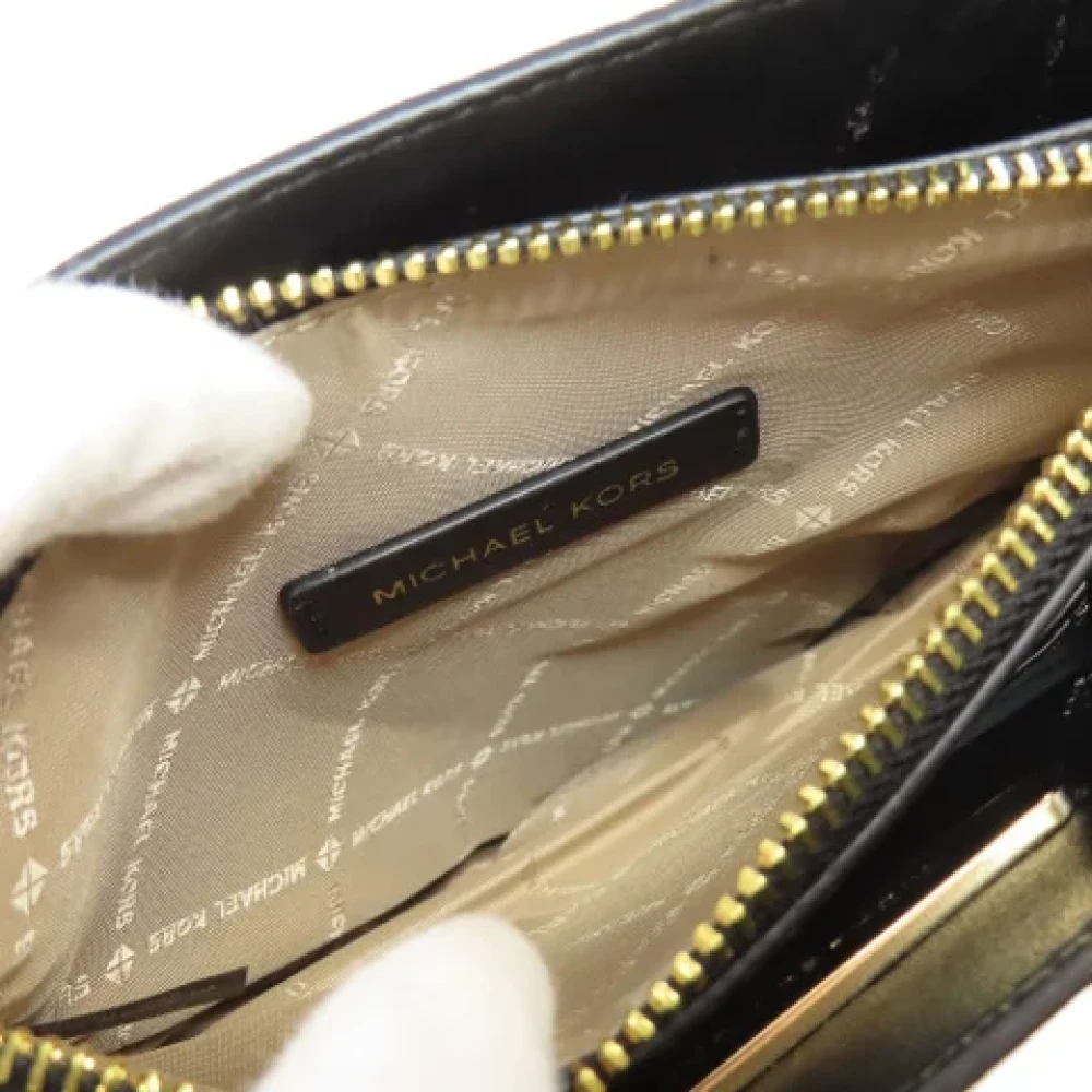 Michael Kors Pre-owned Plastic handbags Black Dames
