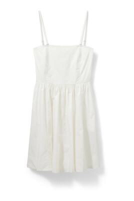 simple-white-dress-with-flounce-details